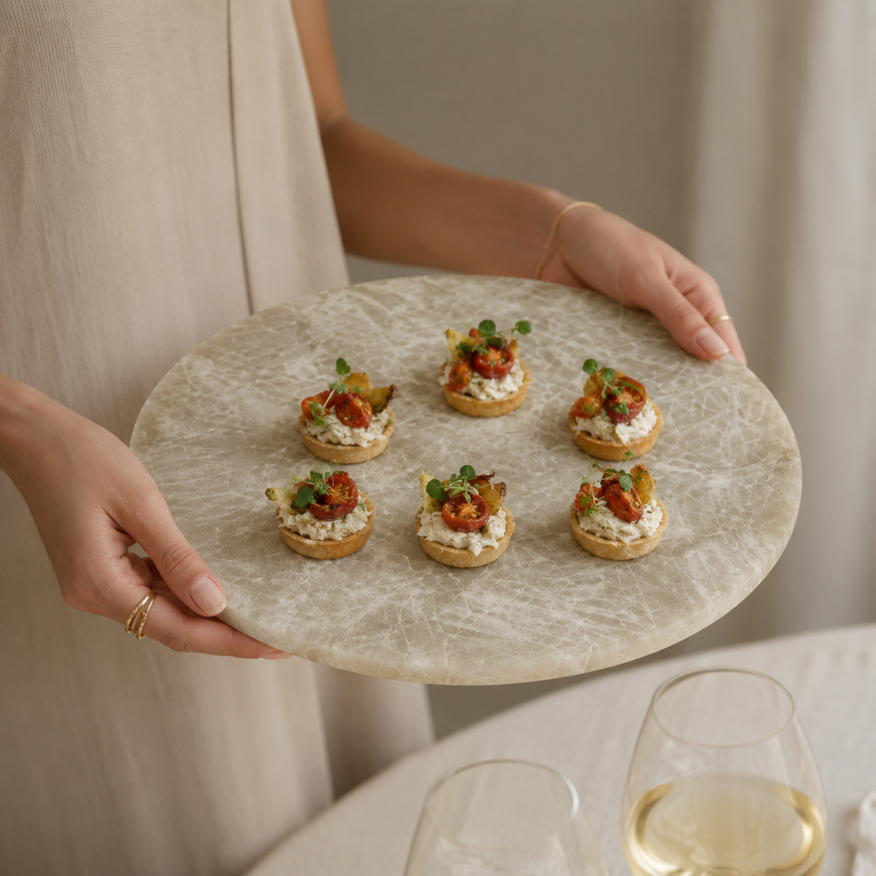 White quartz platter - round